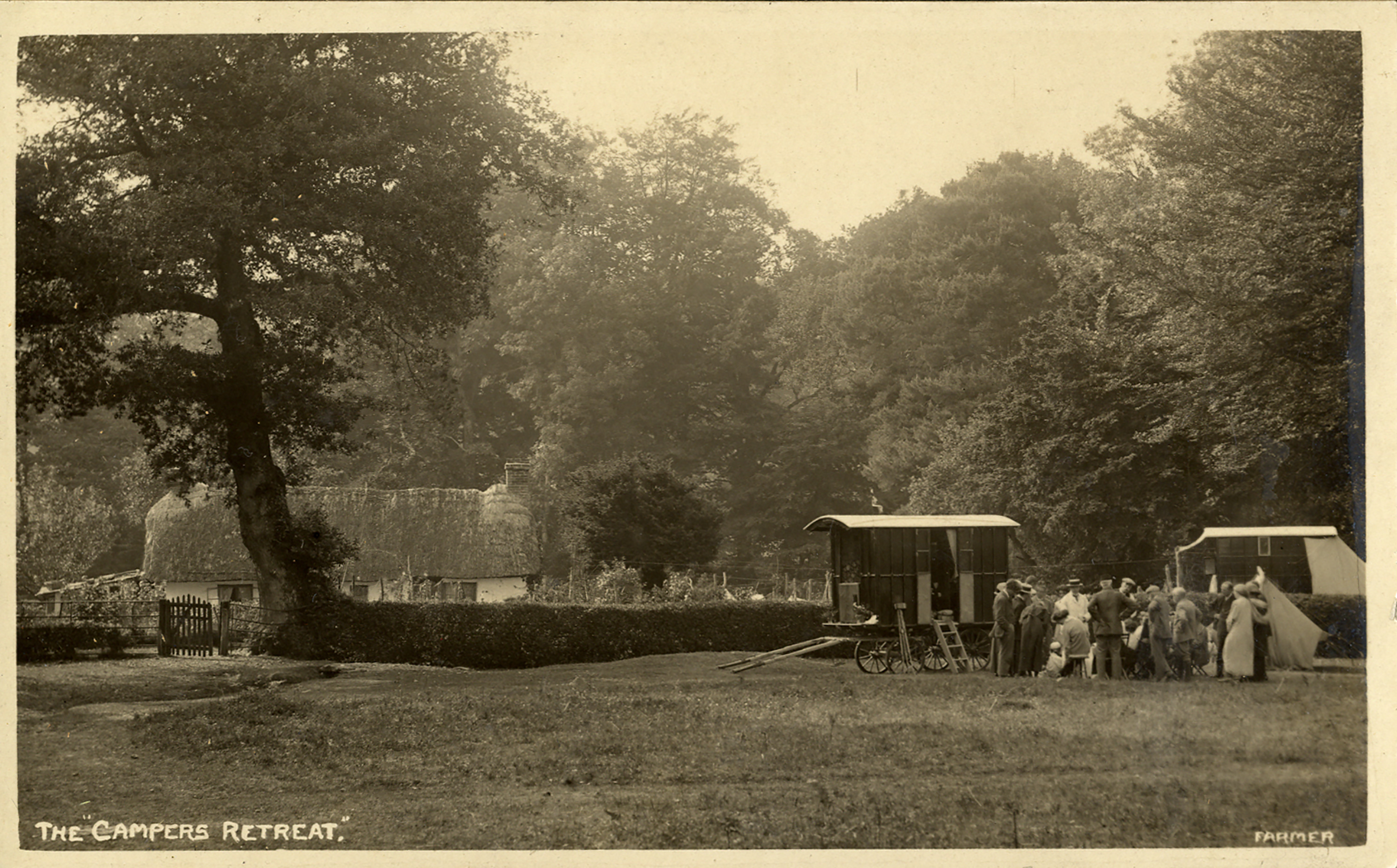 Postcard featuring pitched caravans from the Caravan Club 1914 Meet