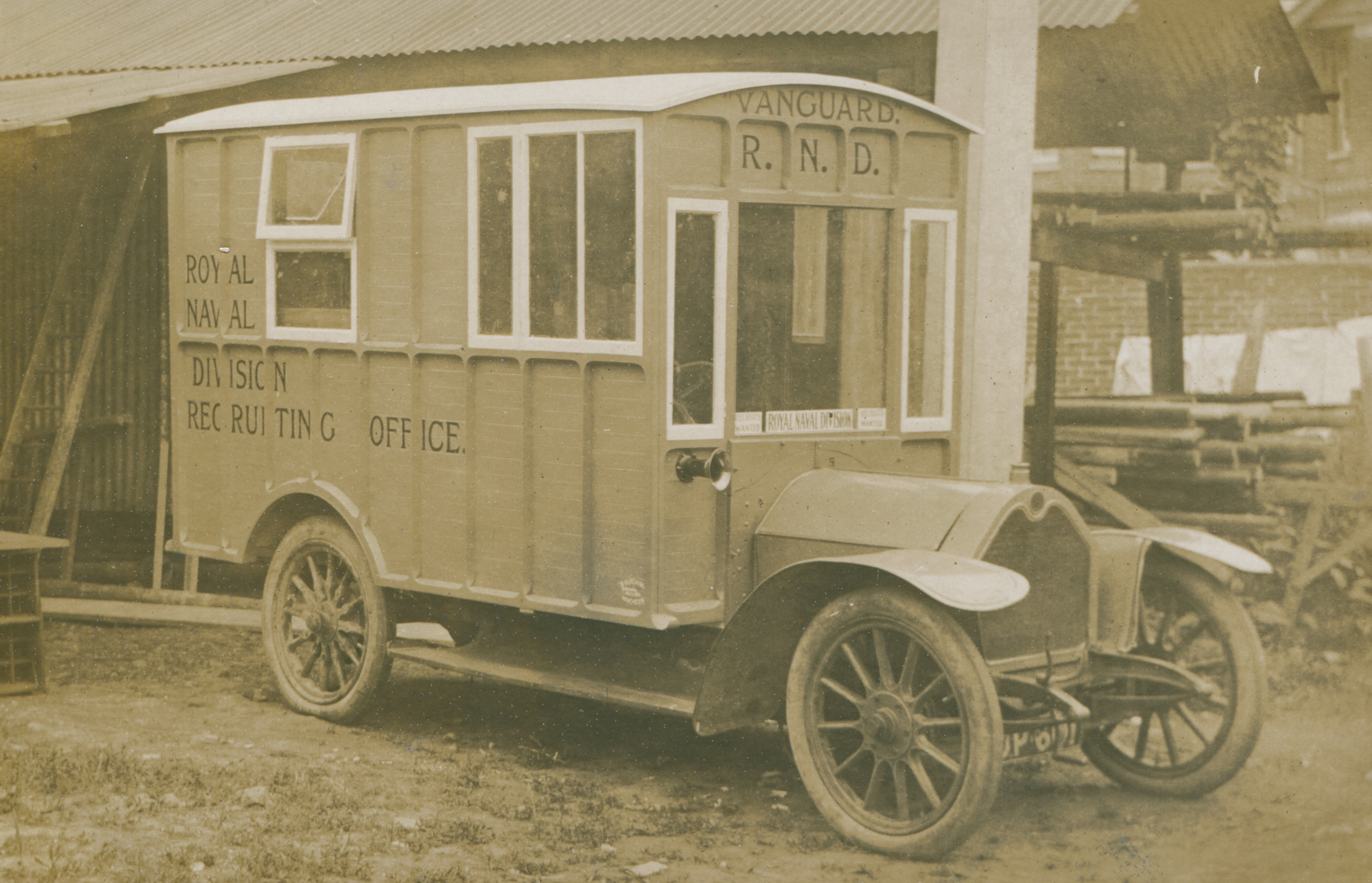 Hutchings mobile Royal Naval Division Recruiting Office built on a Crossley chassis, 1915